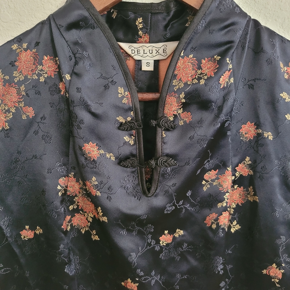 Deluxe Vintage Black Silk Asian Floral Blouse/ Top size S - Picture 3 of 5